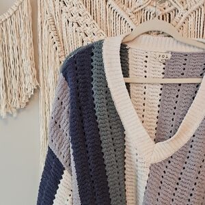 POL Women's V-Neck Sweater - Navy and Cream